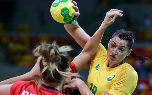 AS ATUAL - Brasileira Duda é eleita a melhor jogadora de handebol do  mundo