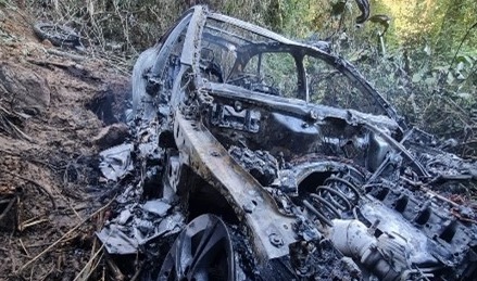 Carro incendiado em Indaial havia sido furtado em Blumenau