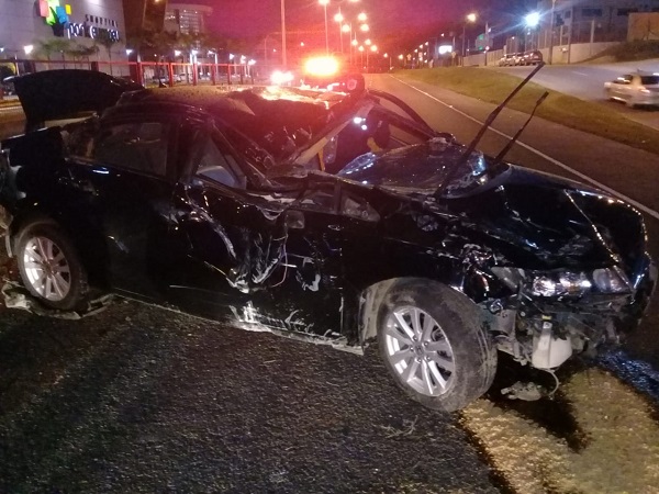 Depois de causar acidente, motorista tenta fugir em Blumenau