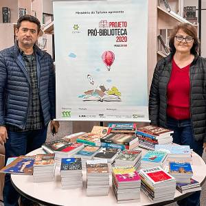 Biblioteca Pública Municipal de Timbó recebe doação de livros