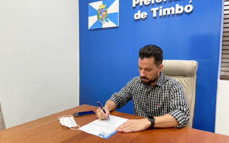 Prefeito de Timbó sanciona lei que libera farmácias 24 horas