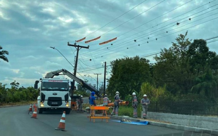 Rua Marechal Deodoro recebe realocação de postes em Timbó