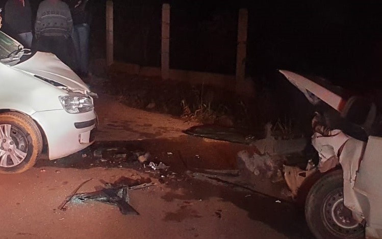 Colisão frontal entre dois veículos deixa feridos em Itajaí