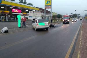 Motociclista ficou ferido após uma colisão em Rodeio