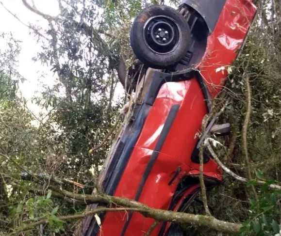 Motorista é resgatado 16 horas após acidente em Lages