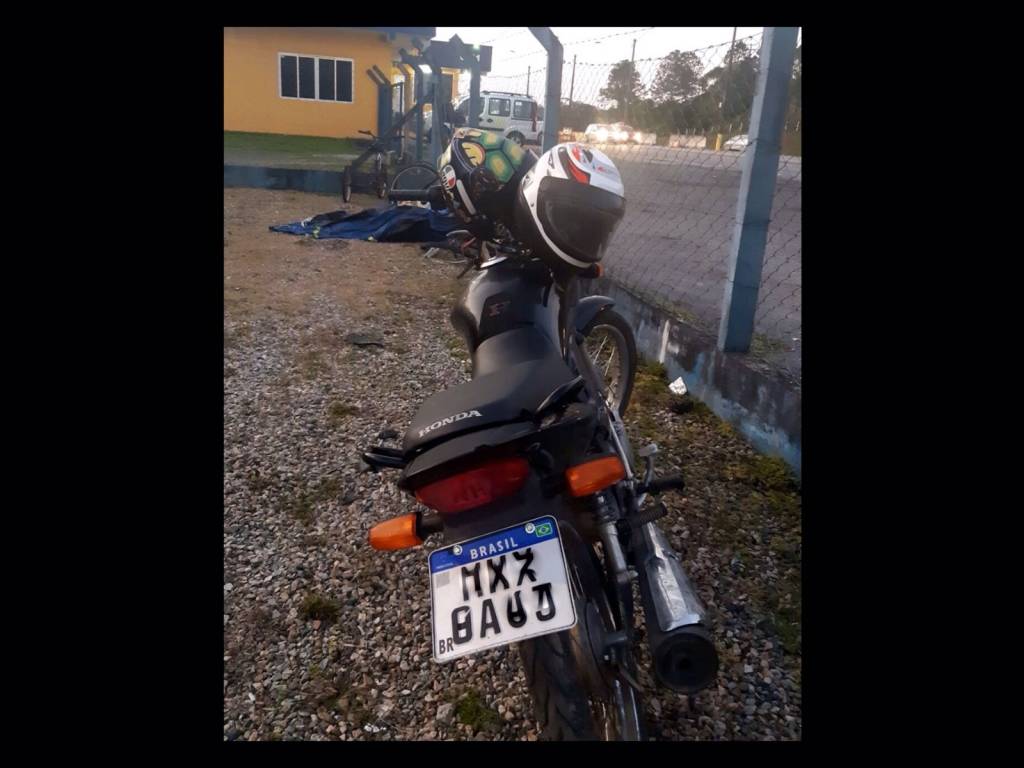PRF apreende dois adolescentes com motocicleta roubada em Araquari
