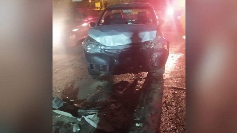Colisão entre dois carros deixa jovem gravemente ferido em Indaial