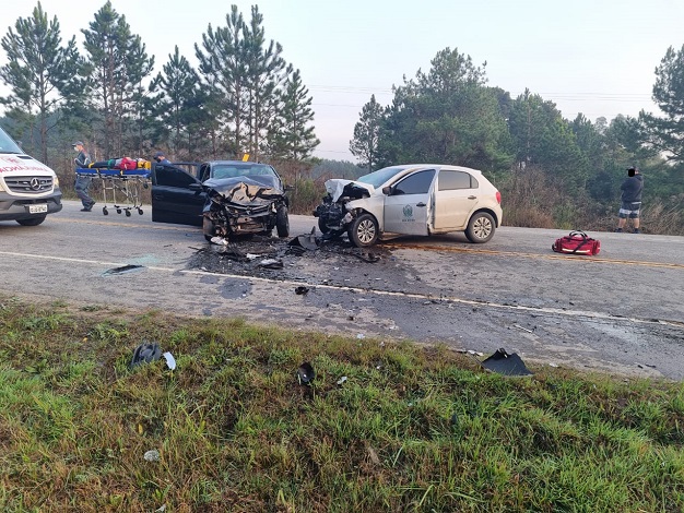 Passageira morre após colisão entre carros na BR 282 em Bocaina do Sul