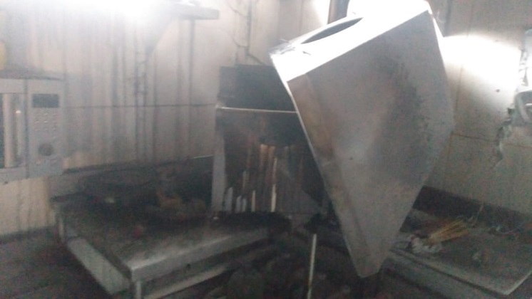 Fritadeira elétrica causa incêndio em restaurante de Blumenau
