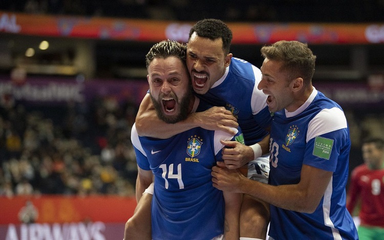 Brasil vai à semifinal da Copa do Mundo de Futsal