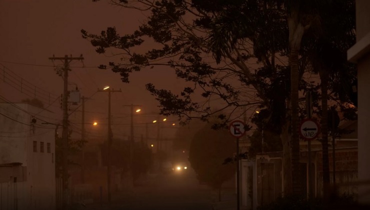 Cidades do interior de São Paulo ficam cobertas por nuvem de poeira