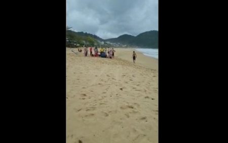 Mulher e adolescente são resgatados por banhistas após se afogarem em Balneário Camboriú