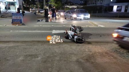 Moto e carro colidem no bairro das Nações em Timbó