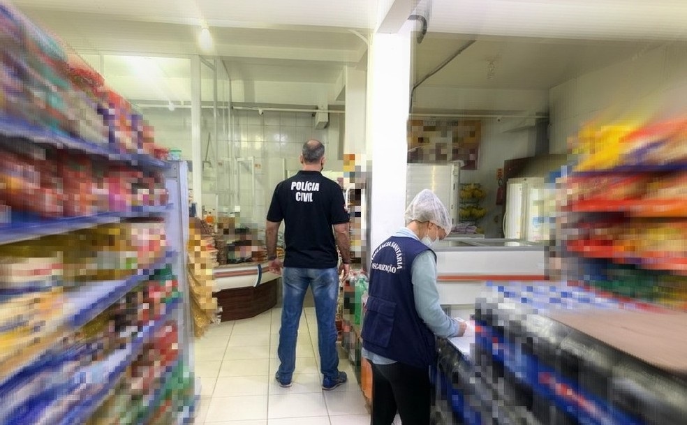 Polícia Civil apreende 900 kg de carnes e produtos impróprios para consumo em supermercados de SC