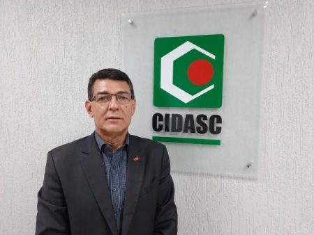 Governador Carlos Moisés decreta luto oficial de três dias pelo falecimento do presidente da Cidasc, Plinio de Castro