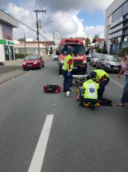 Colisão deixa idoso ferido em Timbó