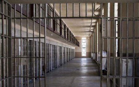 Mais de 60 presos não retornam aos presídios de SC