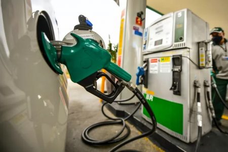 Petrobras fará ajustes nos preços da gasolina e diesel