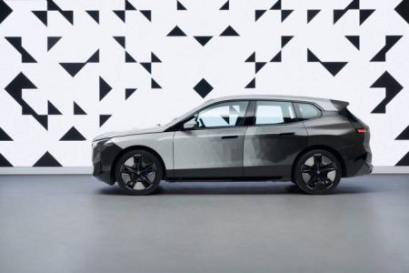 Novo carro que troca de cor é apresentado pela BMW