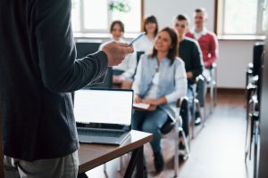 Decreto autoriza aulas 100% presenciais para todos os estudantes em Santa Catarina