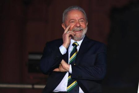 Caso do Tríplex do Guarujá envolvendo o ex-presidente Lula é arquivado