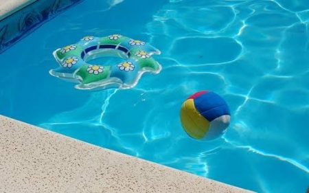 Bebê morre afogada na piscina de casa em Canoinhas