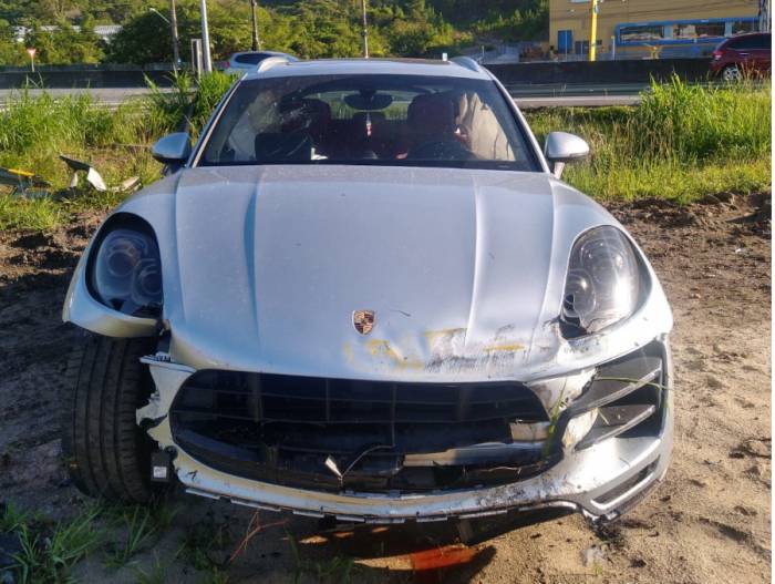 Porsche é encontrado com R$ 6 mil dentro em Florianópolis