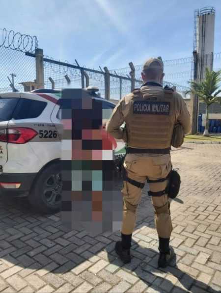 Homem que assaltou policial civil é preso e em Itajaí