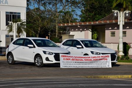 Prefeitura de Ascurra recebe dois novos veículos para sua frota
