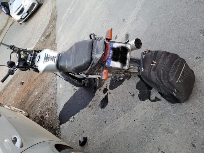 Motociclista colide contra carro e tem graves ferimentos em Taió 
