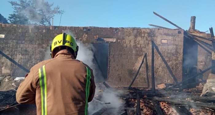 Estufa de fumo fica completamente destruída após incêndio em Presidente Getúlio 