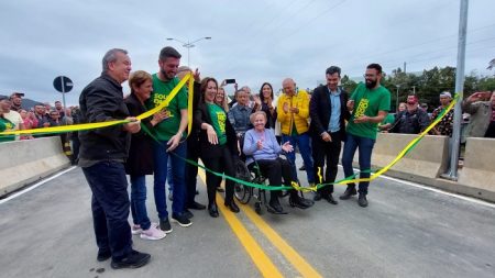 Comunidade de Rio do Sul recebe com festa a nova ponte entre os bairros Bela Aliança e Navegantes