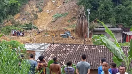 Temporal em Pernambuco causa 84 mortes e estado de emergência foi decretado