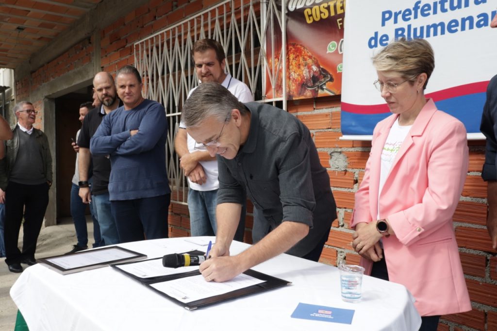 Obras de mobilidade no bairro Progresso tem ordem de serviço assinada em Blumenau