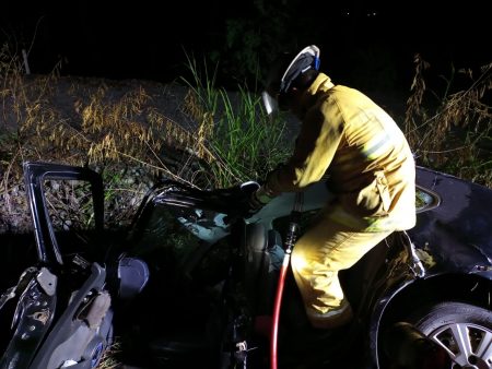 Homem fica preso às ferragens após acidente na BR-470 em Indaial