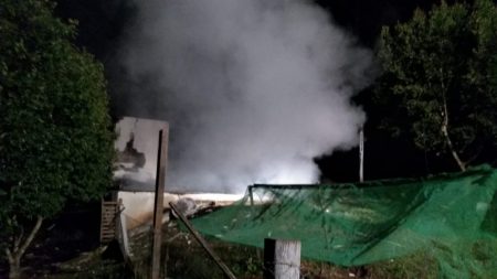 Incêndio causa perda total para família em Francisco Beltrão