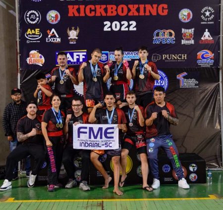 Equipe da FME Indaial/Dragões do Ringue participa da etapa do Campeonato Catarinense de Kickboxing