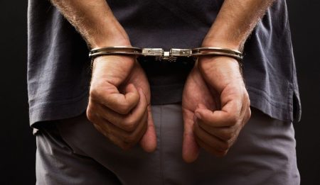Três homens foram presos em Brusque após roubarem uma loja em Balneário Camboriú