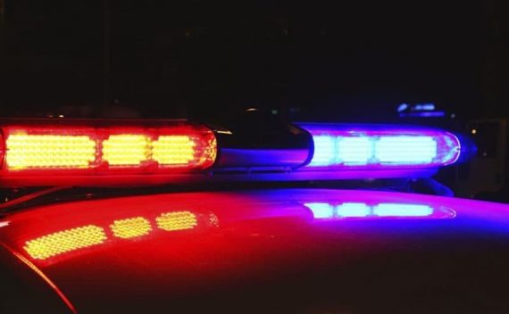 Homem bêbado é preso por colidir contra carro parado em Rodeio