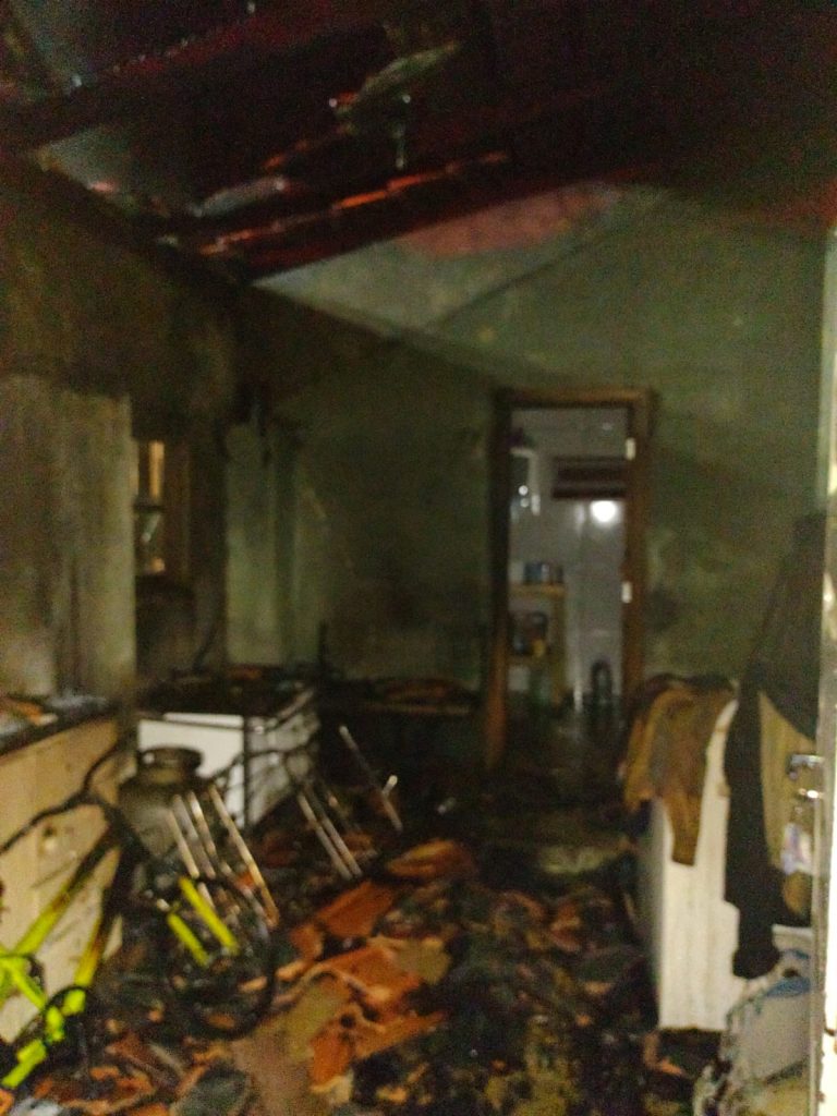 Cômodo de residência fica destruído após incêndio em Ituporanga