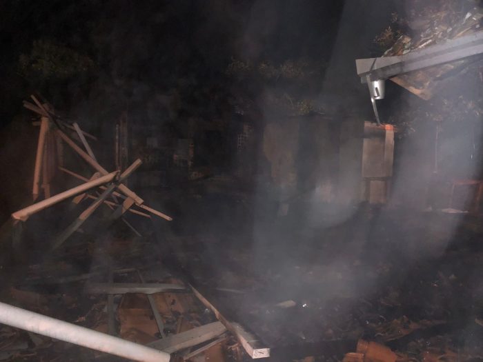 Residência fica destruída após incêndio em Vidal Ramos