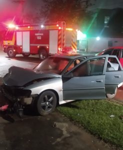 Colisão entre dois veículos deixa condutores feridos em Timbó