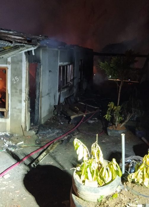 Residência fica completamente destruída após pegar fogo em Blumenau 