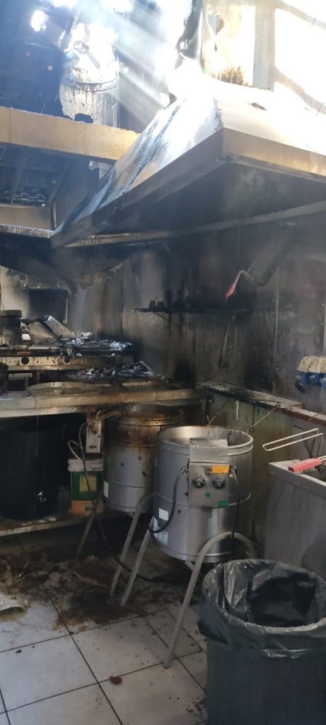 Fritadeira elétrica provoca incêndio em restaurante de Balneário Piçarras