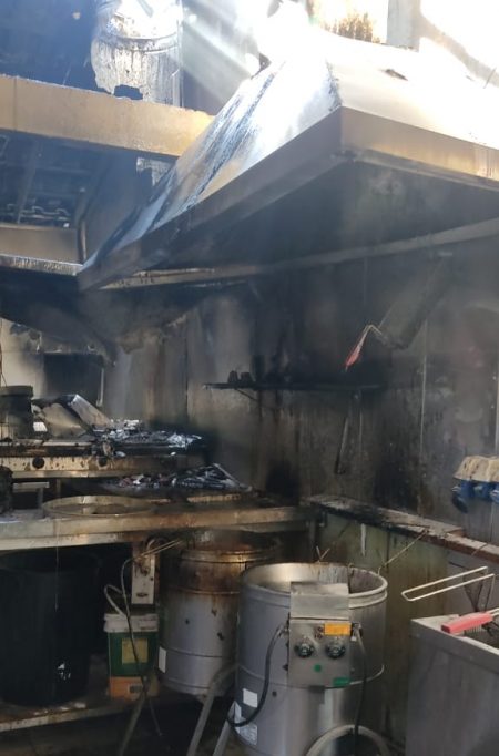 Fritadeira elétrica provoca incêndio em restaurante de Balneário Piçarras