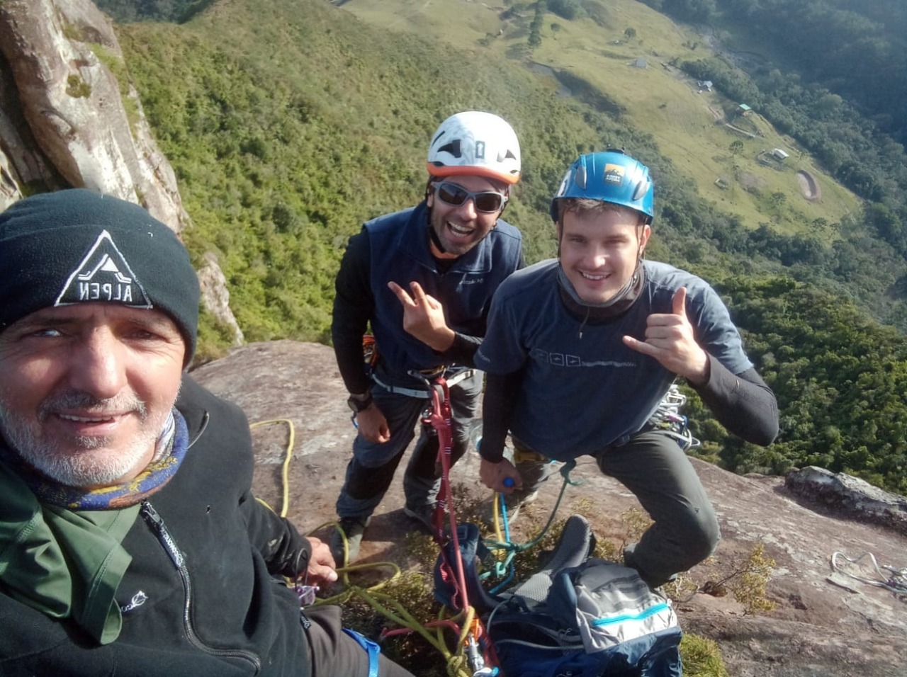 Escalador de Blumenau alcança pico intocado de Santa Catarina