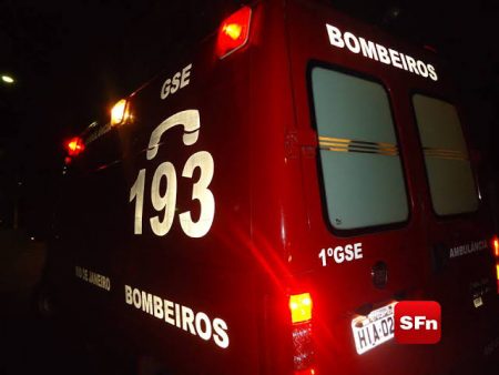 Jovem é atropelada por motociclista na faixa de pedestre em Blumenau