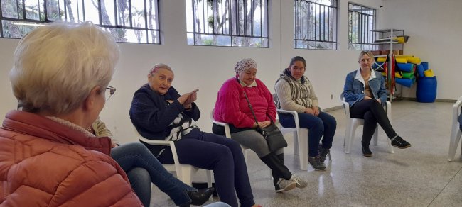 Famílias atendidas pelo CRAS de Benedito Novo aprendem a diversificar o uso dos alimentos