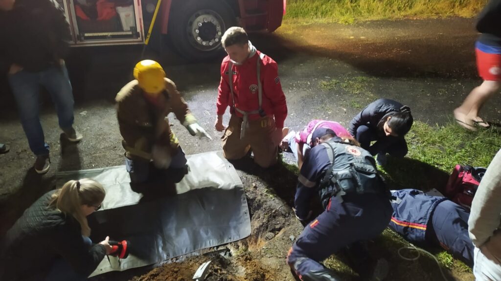 Operação de resgate é montada para tirar criança de cinco anos presa em tubulação em Dona Emma