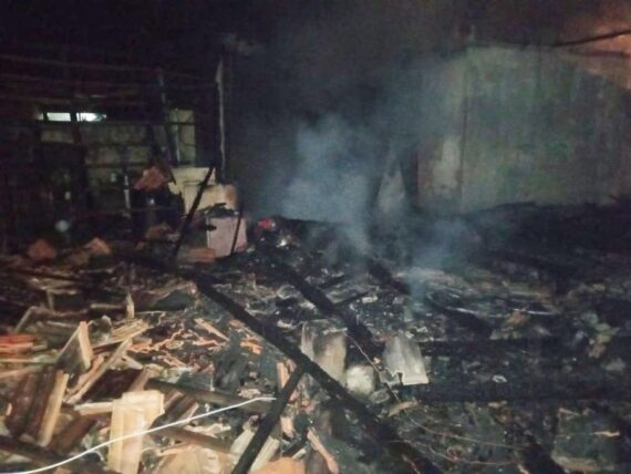 Homem é linchado após colocar fogo em casa com a esposa e filhos dentro em São João do Itaperiú